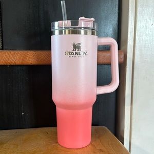 Stanley 40 oz Quencher Coral Ombré
